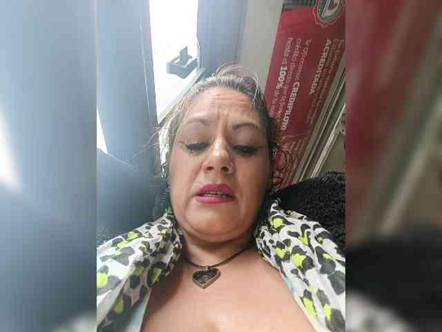 AlexaBrown12 webcam