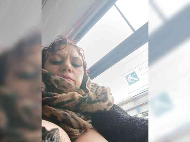 AlexaBrown12 webcam