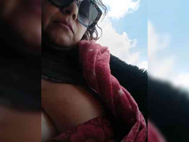 AlexaBrown12 webcam