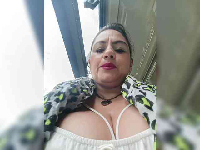 AlexaBrown12 webcam