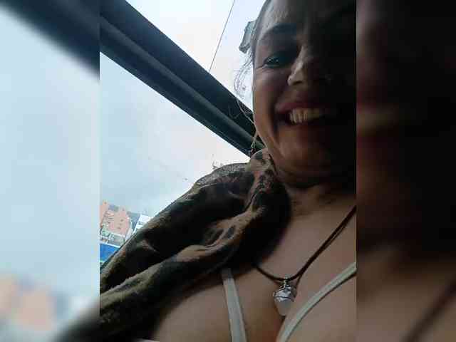 AlexaBrown12 webcam