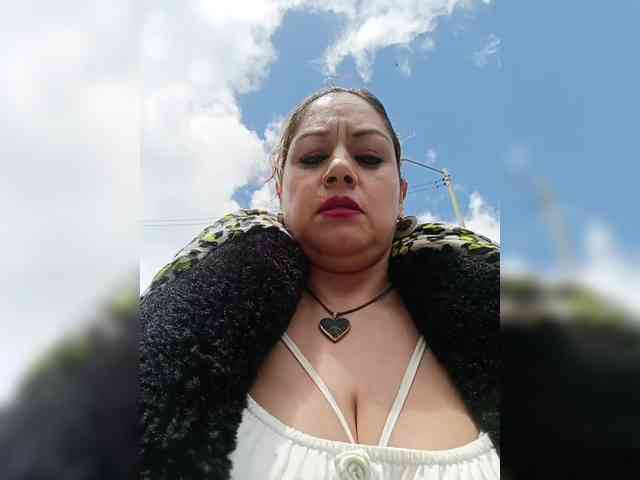 AlexaBrown12 webcam