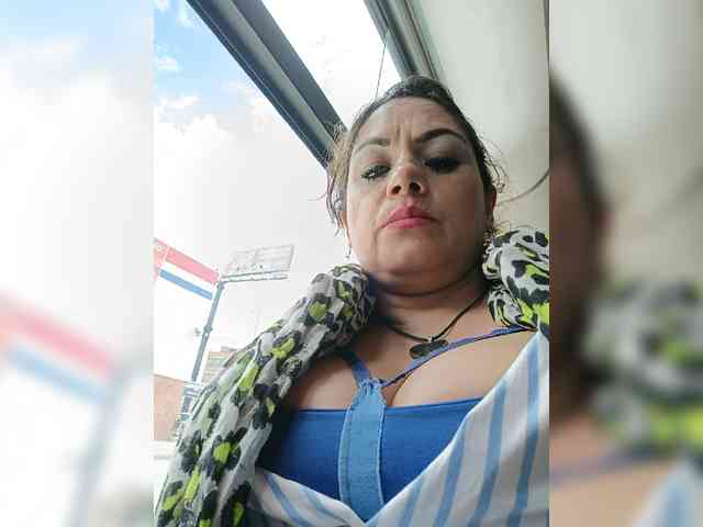 AlexaBrown12 webcam