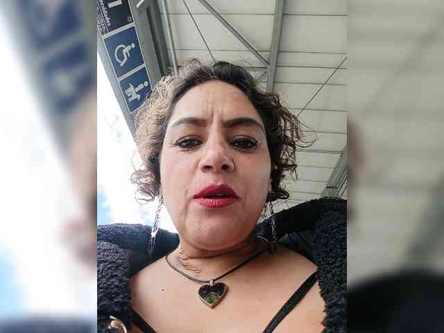 AlexaBrown12 webcam