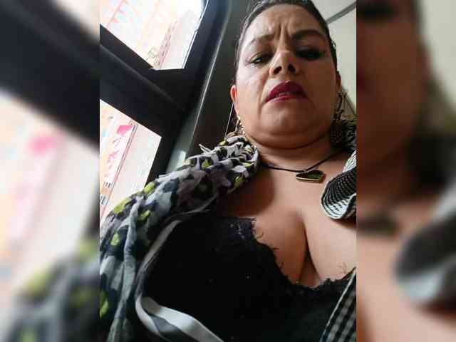 AlexaBrown12 webcam