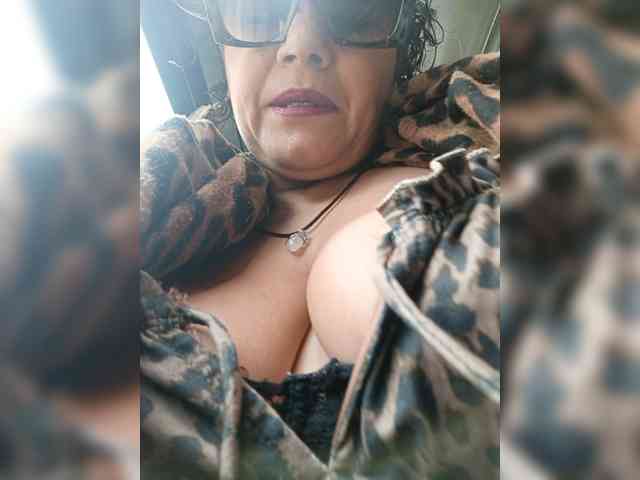 AlexaBrown12 webcam