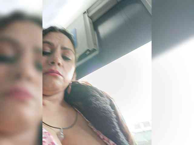 AlexaBrown12 webcam