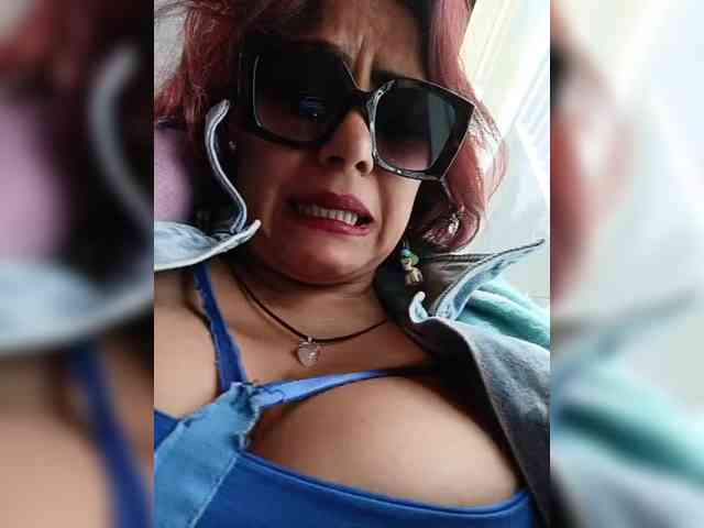 AlexaBrown12 webcam