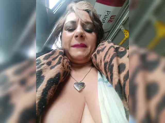 AlexaBrown12 webcam