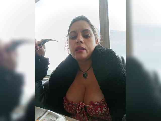 AlexaBrown12 webcam