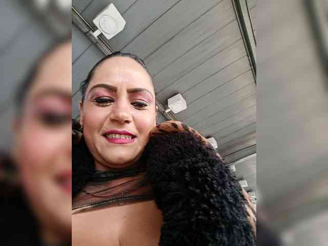 AlexaBrown12 webcam