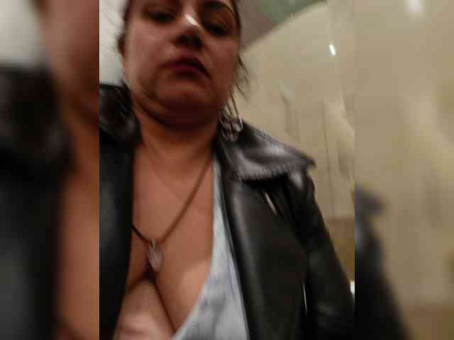 AlexaBrown12 webcam