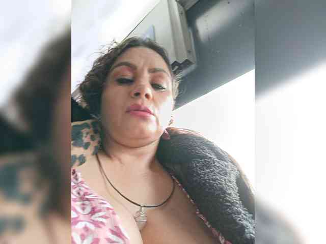 AlexaBrown12 webcam