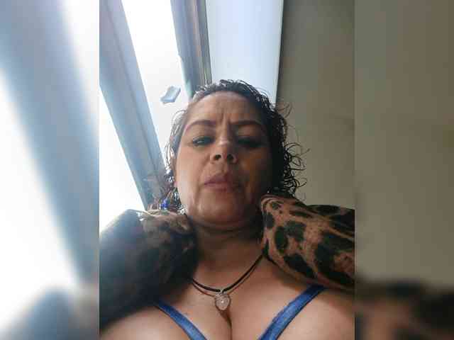 AlexaBrown12 webcam