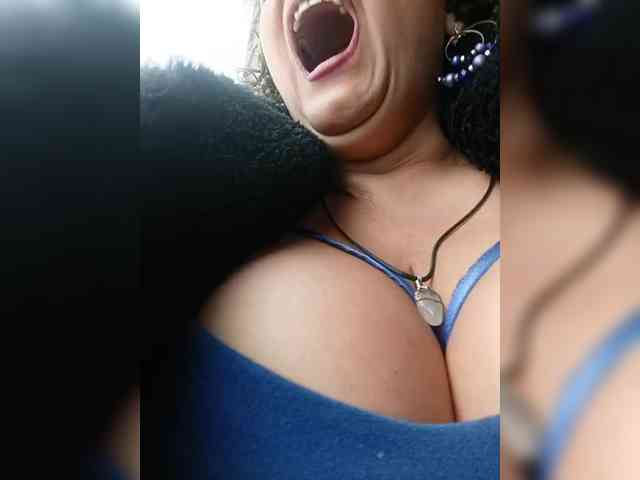 AlexaBrown12 webcam