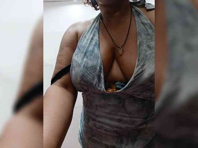 AlexaBrown12 webcam