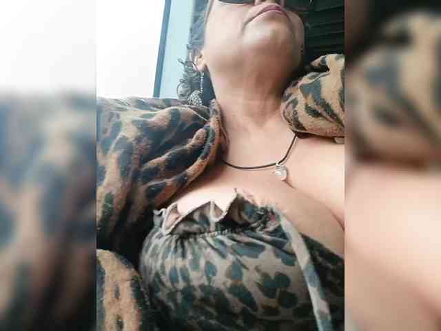 AlexaBrown12 webcam