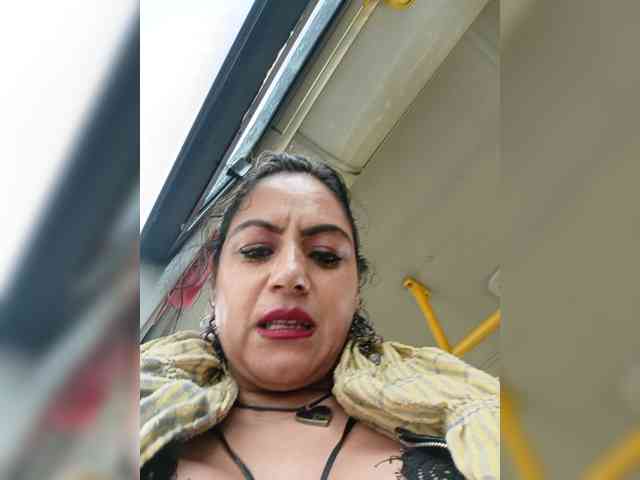 AlexaBrown12 webcam