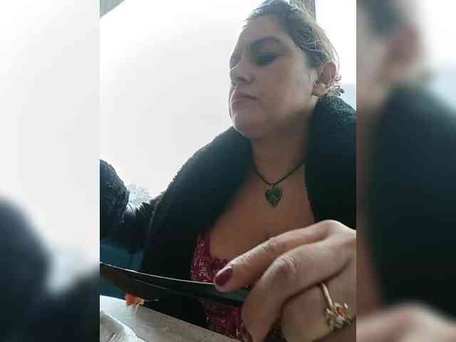 AlexaBrown12 webcam