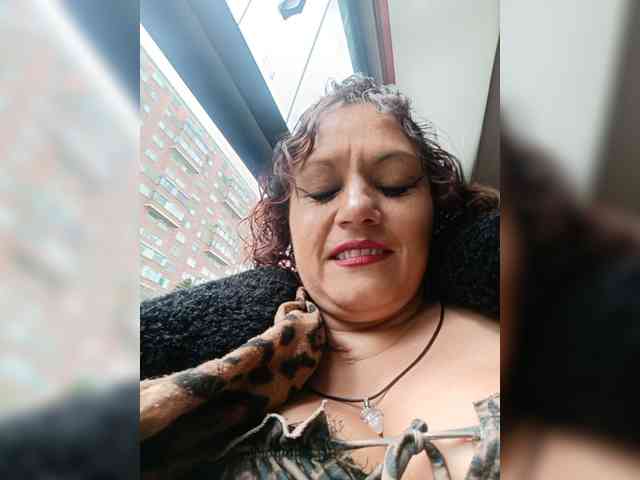 AlexaBrown12 webcam