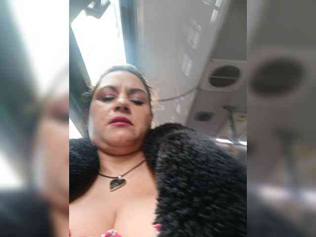 AlexaBrown12 webcam