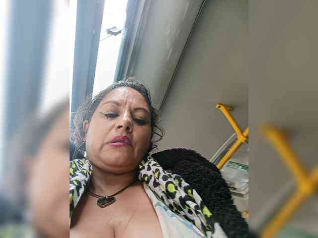 AlexaBrown12 webcam