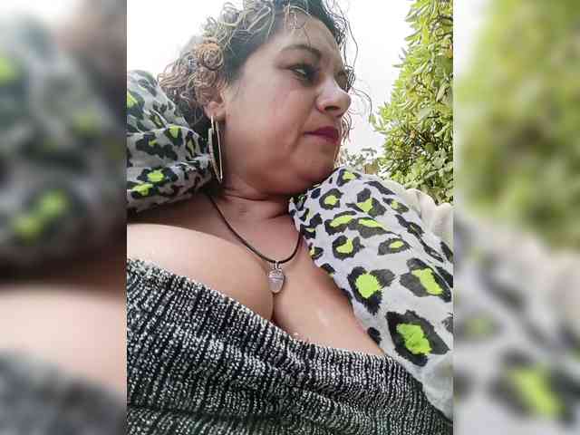 AlexaBrown12 webcam