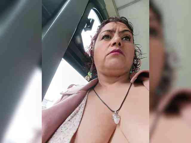 AlexaBrown12 webcam