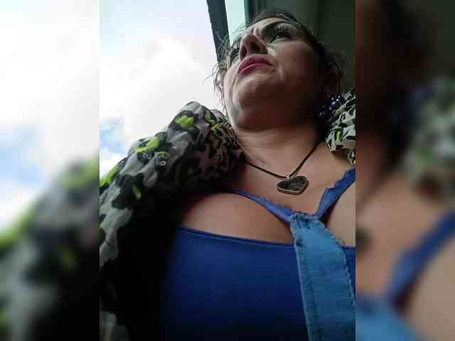 AlexaBrown12 webcam