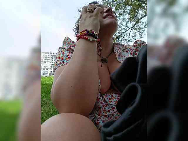 AlexaBrown12 webcam