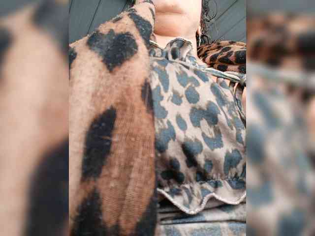 AlexaBrown12 webcam