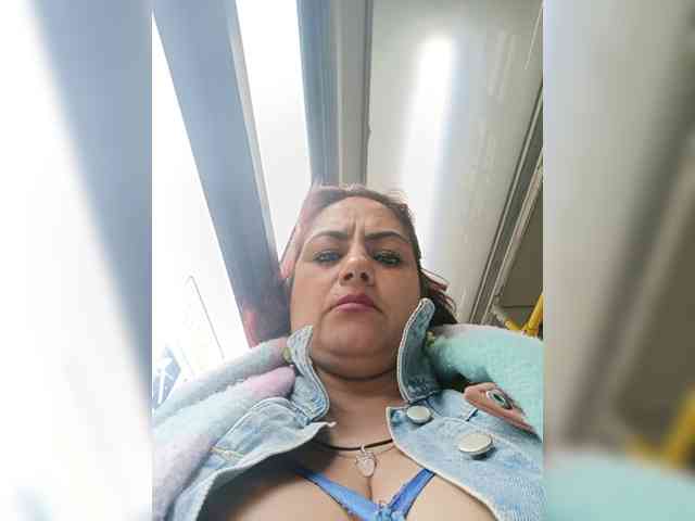 AlexaBrown12 webcam
