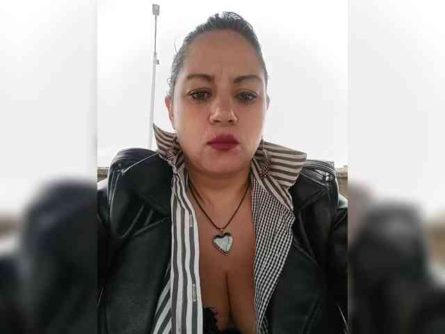 AlexaBrown12 webcam