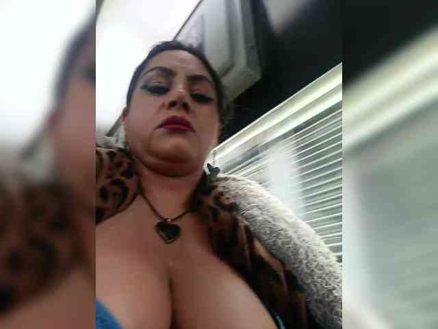 AlexaBrown12 webcam