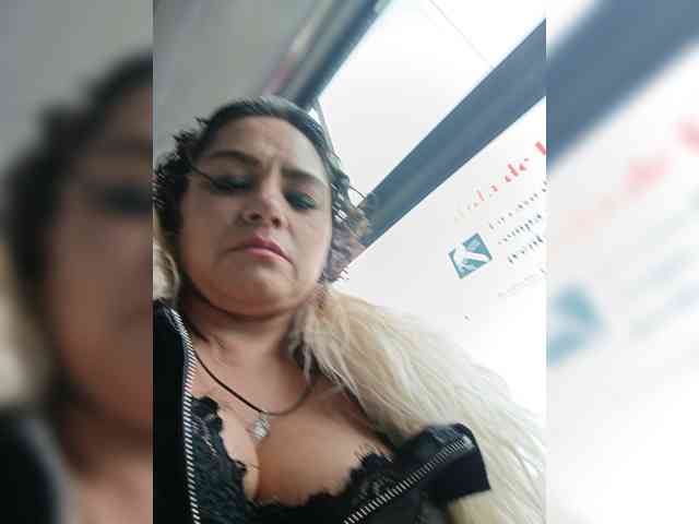 AlexaBrown12 webcam