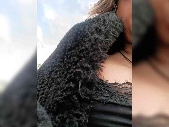 AlexaBrown12 webcam