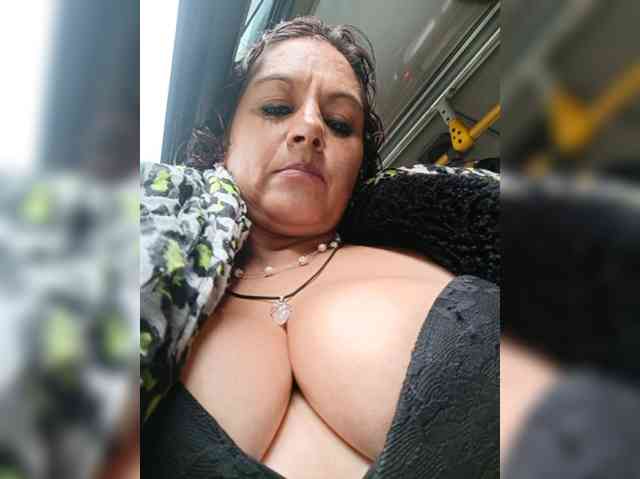 AlexaBrown12 webcam