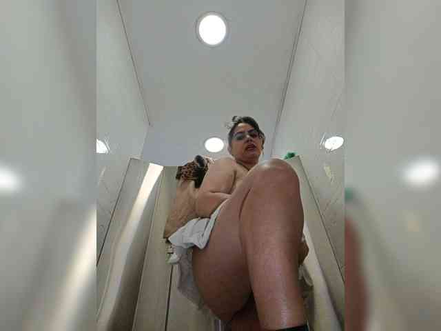 AlexaBrown12 webcam