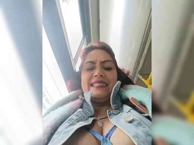 AlexaBrown12 webcam