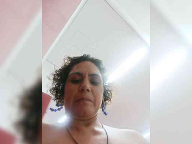 AlexaBrown12 webcam
