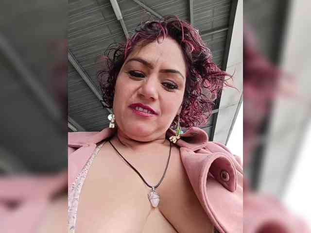 AlexaBrown12 webcam