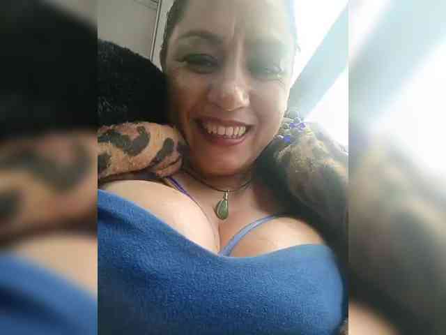 AlexaBrown12 webcam