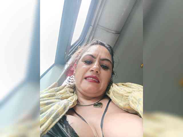 AlexaBrown12 webcam