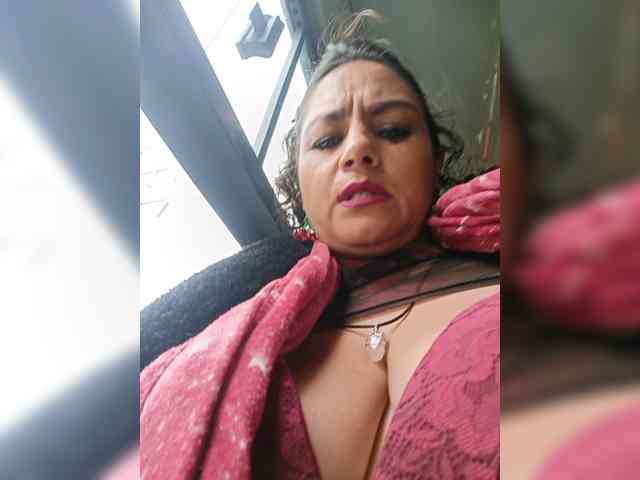 AlexaBrown12 webcam