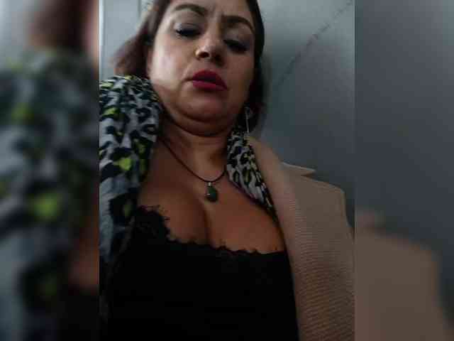 AlexaBrown12 webcam
