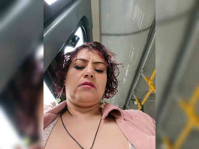 AlexaBrown12 webcam