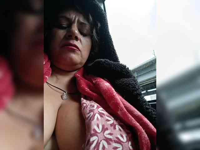 AlexaBrown12 webcam