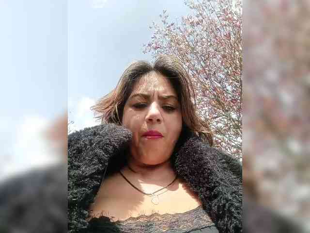 AlexaBrown12 webcam