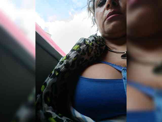 AlexaBrown12 webcam