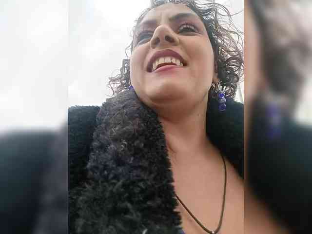 AlexaBrown12 webcam